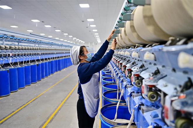 江西上高:紡織企業(yè)訂單足生產旺